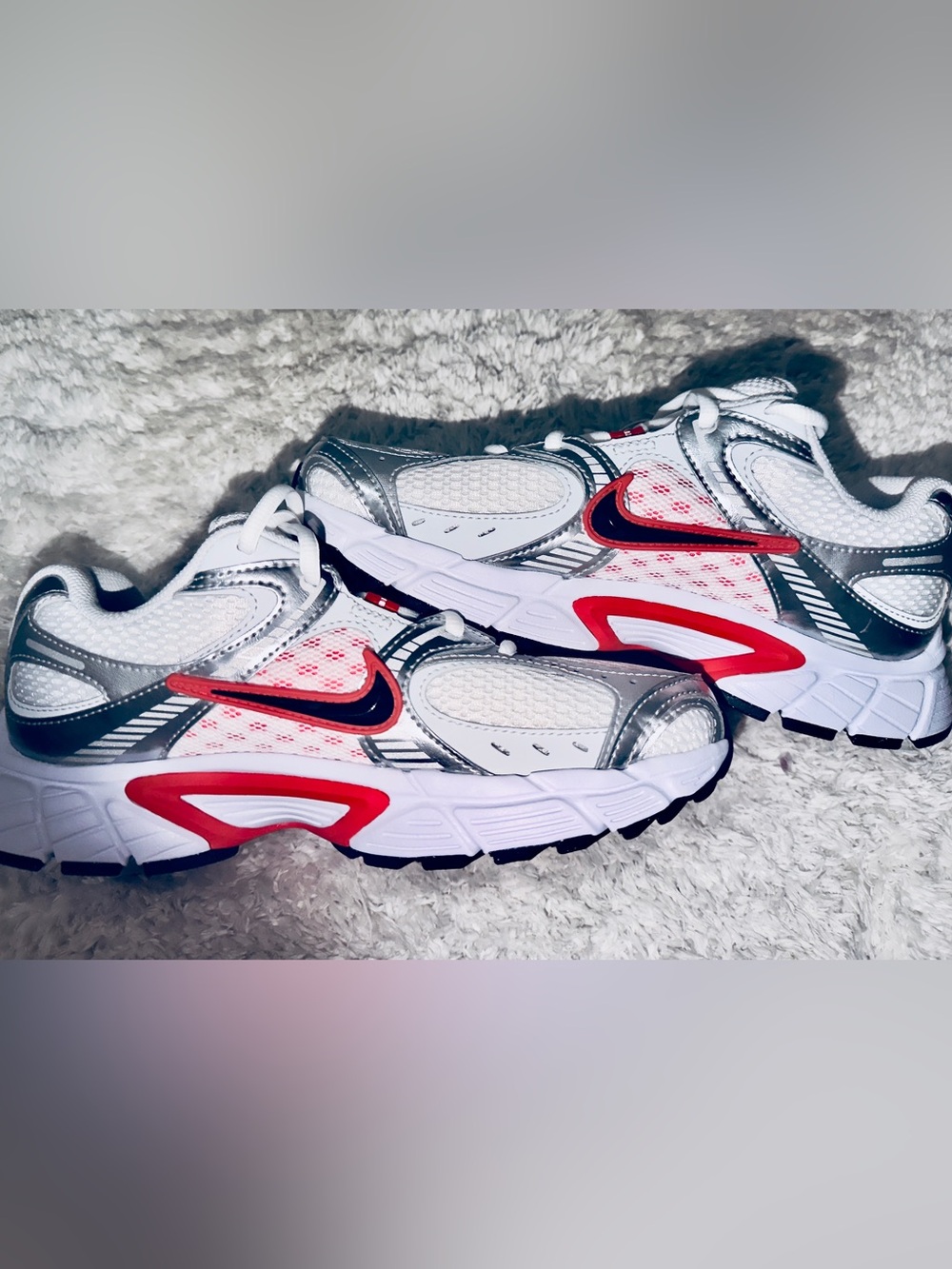 New Nike Women's  V5 RNR Sneaker Shoes 
Size 7.5
